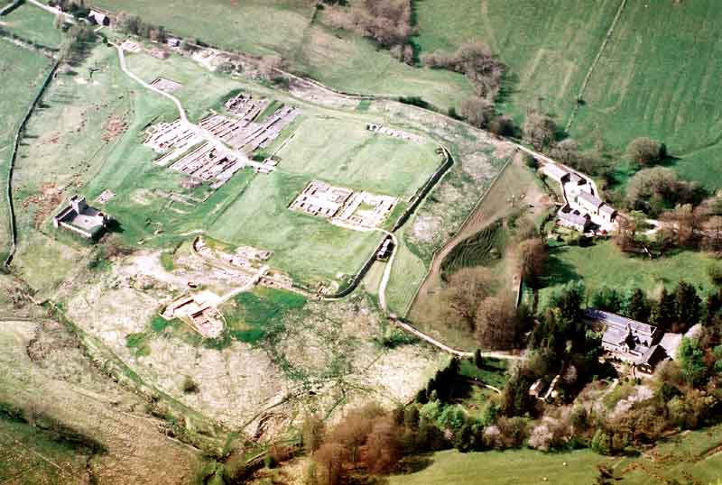 An aerial view of Vindolanda, taken in 2001, showing the fort and vicus, and their surroundings